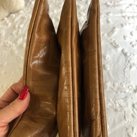 Due Fratelli ran cognac embossed leather crossbody bag purse - Picture 13 of 13